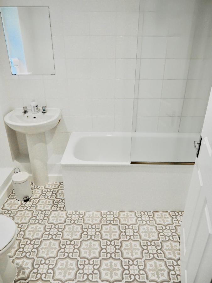 Private Parking Stylish Great Location Apartamento Guildford Exterior foto